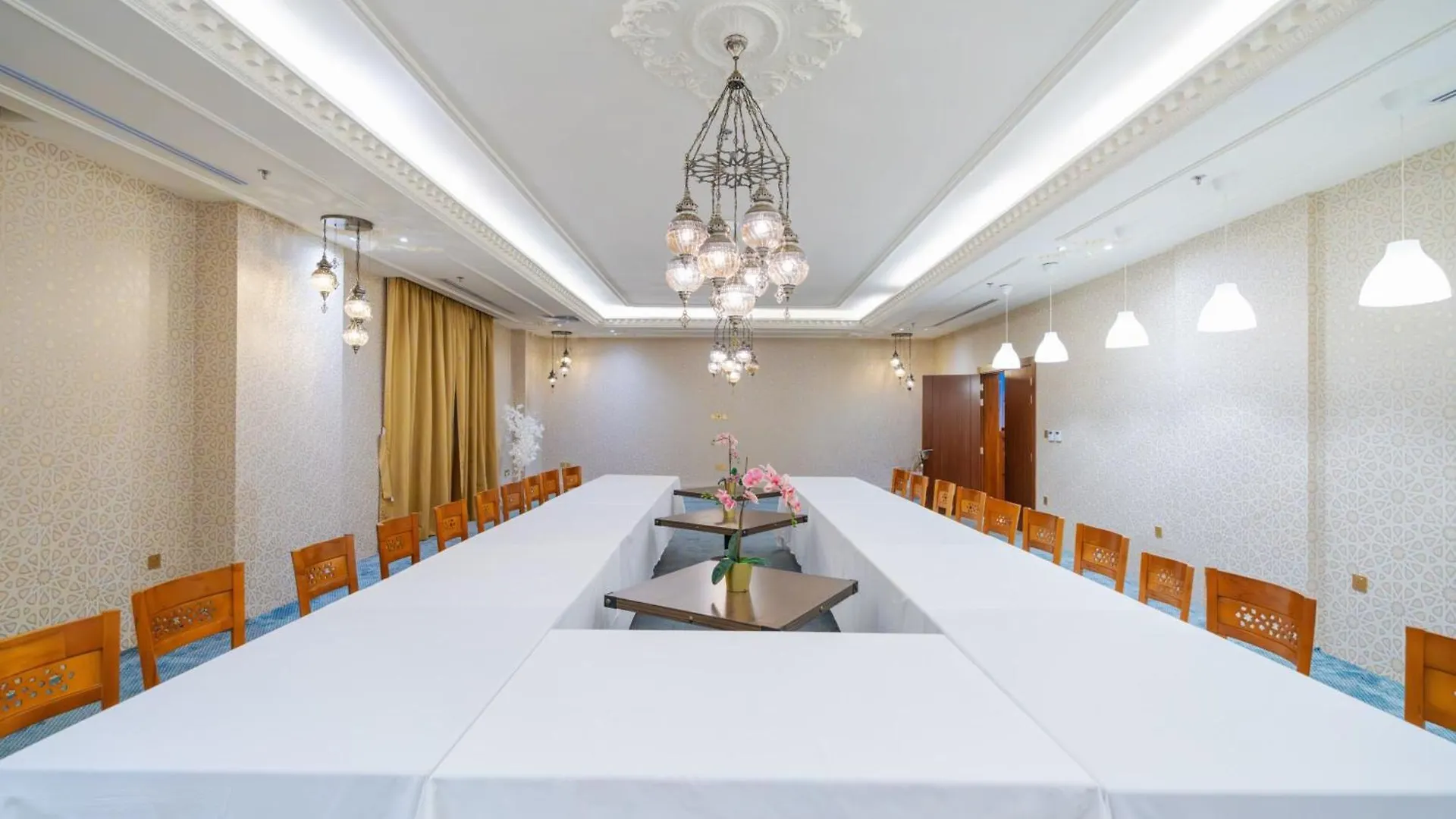 Dancenter Harbour Gateway Jeddah Beach Vivid Plaza Hotel 0*,