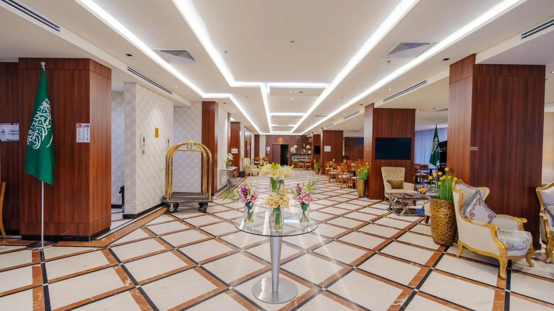 Dancenter Harbour Gateway Jeddah Beach Vivid Plaza Hotel