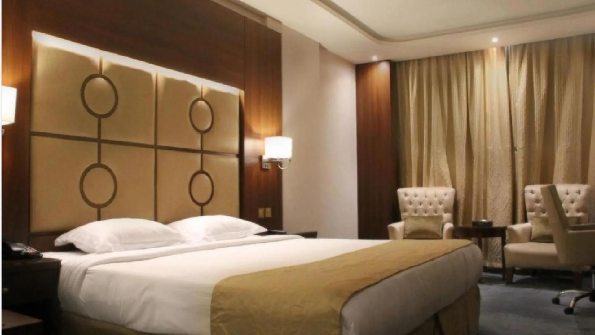 Dancenter Harbour Gateway Jeddah Beach Vivid Plaza Hotel 0*,